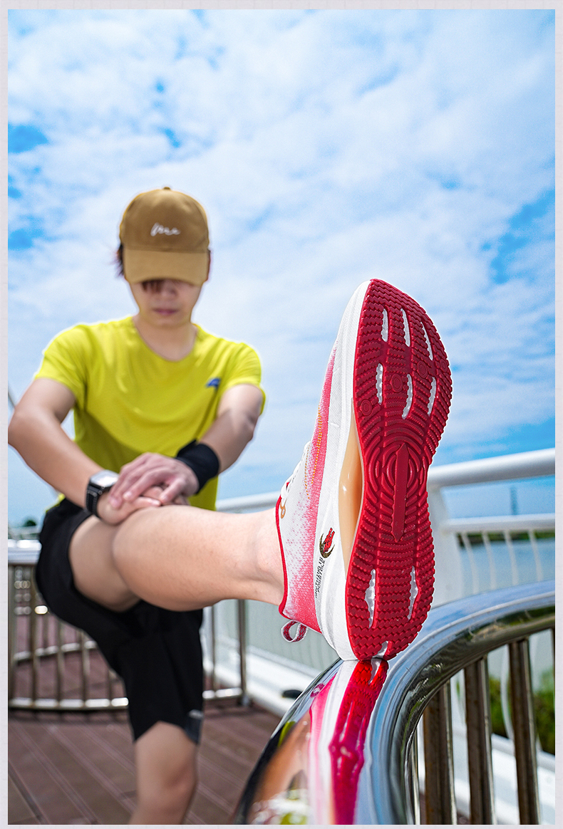 Autumn and winter popcorn sports running shoes with inner lining for the eighth day footwear industry_voghion.com