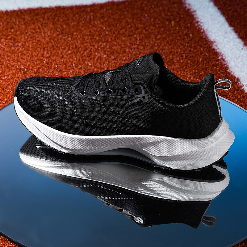 Autumn and winter popcorn sports running shoes with inner lining for the eighth day footwear industry_voghion.com