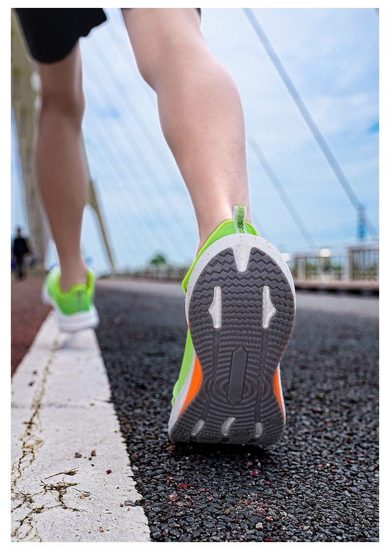 Autumn and winter popcorn sports running shoes with inner lining for the eighth day footwear industry_voghion.com